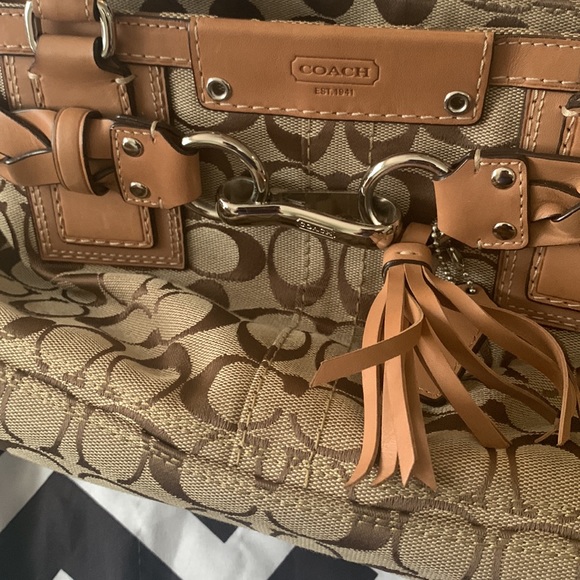 Coach purse! - Picture 6 of 9